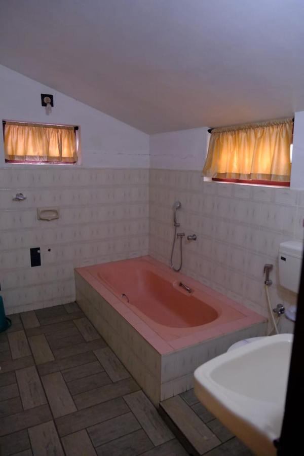 The Wayanad Club Hotel Szultán Bathery Kültér fotó